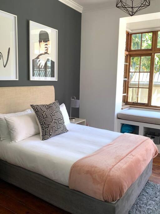 1-Bedroom Sea Point Gem - Perfect Location! Κέιπ Τάουν Εξωτερικό φωτογραφία